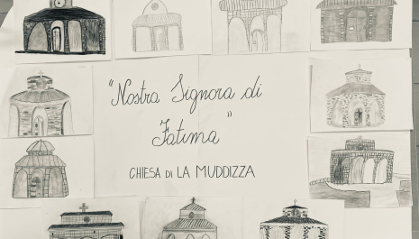 Elaborato in bianco  e nero.