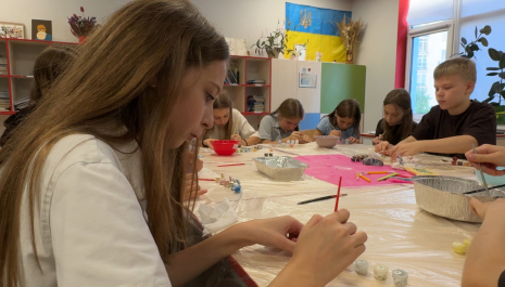 Painting clay figures